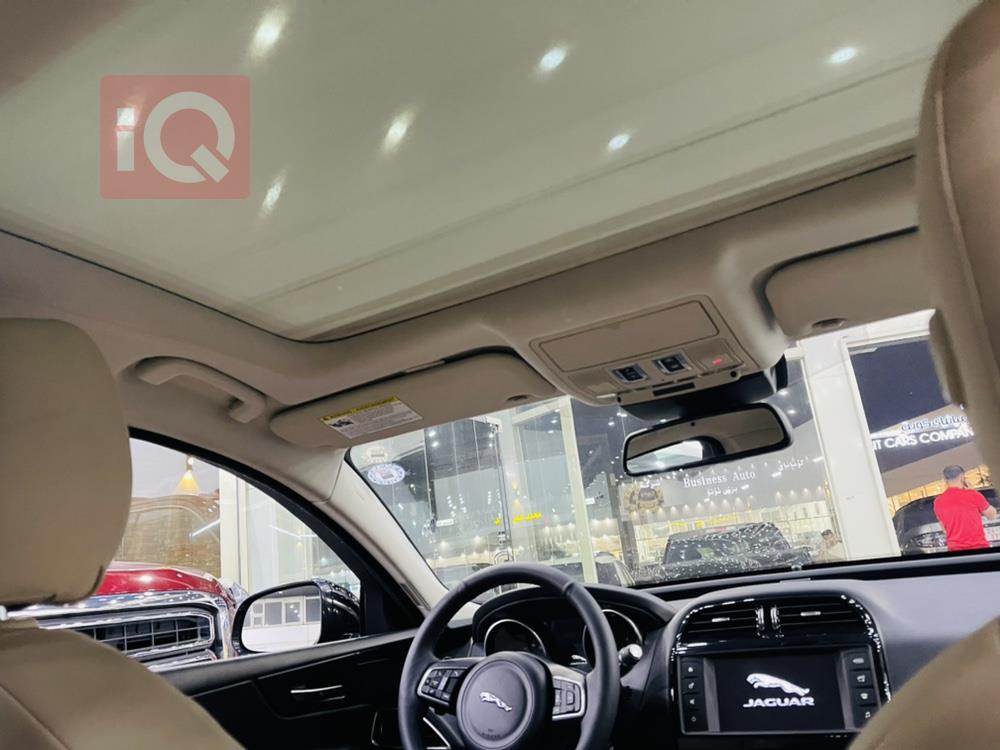 جاگوار XE